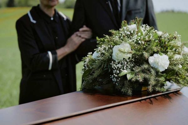 Agenzia funebre Flaminia: servizi funerari discreti e reperibilità 24 h