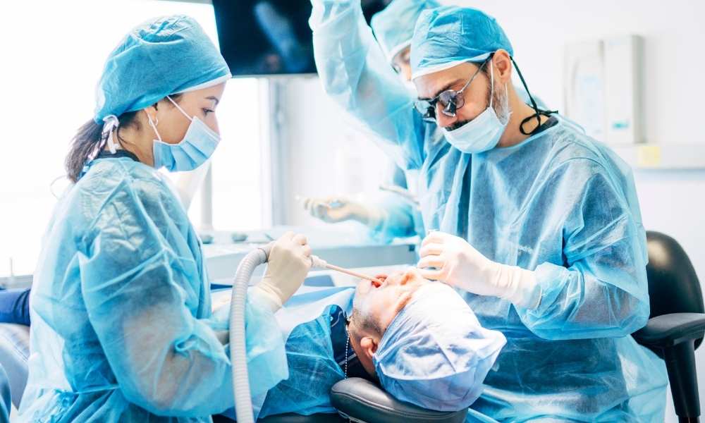 Chirurgia orale Roma: interventi comuni, tempi di recupero e cliniche