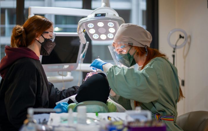 Dentista Roma Est: Come Scegliere lo Studio tra Costi, Servizi e Urgenze
