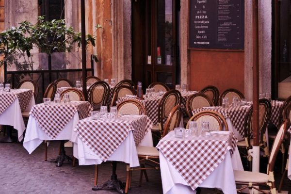 Ristorante Roma Sud: Dove Mangiare Bene tra Cucina Tipica e Locale Moderne