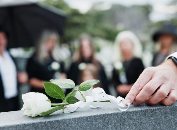 Agenzie Funebri Cattolica: Servizi, Costi e Come Scegliere
